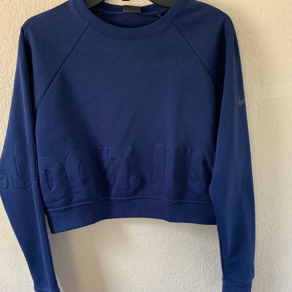 Nike dri fit womens creneck cropped